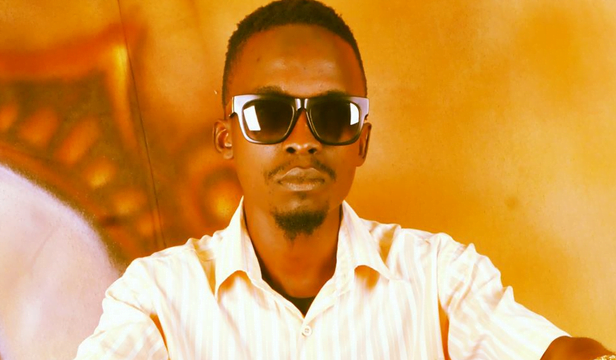 Wasted talent!! Singer Felippe guns for coins from fans