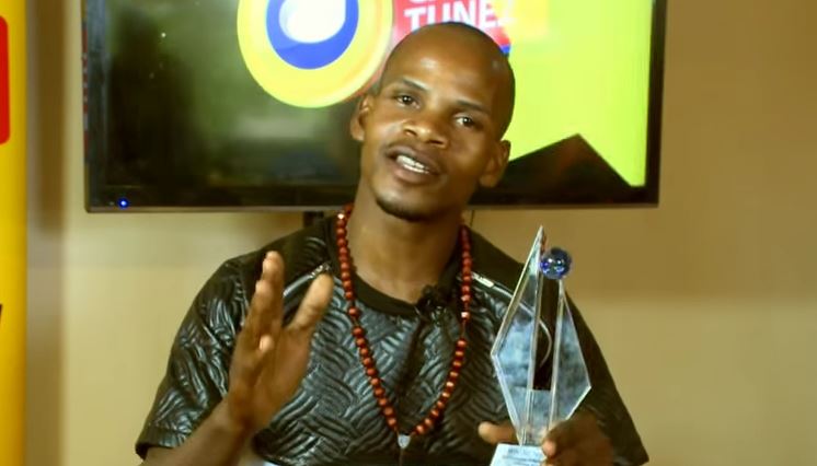 VIDEO: Vicent Segawa thanks fans for giving him award in the MTN  CallerTunez Online awards