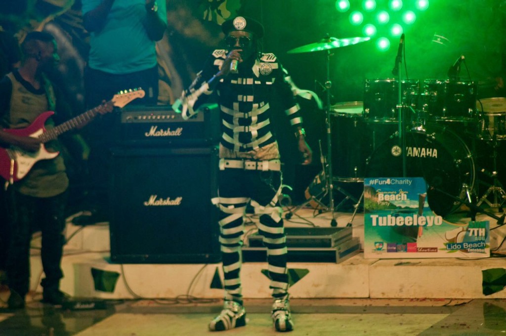 Ziza Bafana blasts his concert organiser over poor sound Ziza Bafana performs at "Agende-Tuli Majje" concert