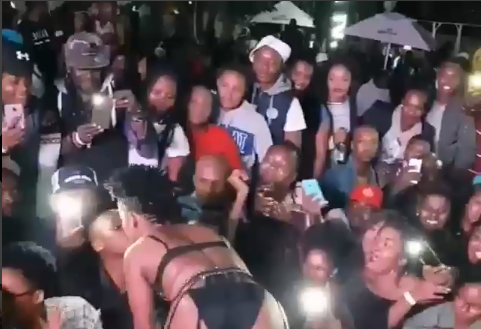 VIDEO: See the musician who kissed fans at a concert
