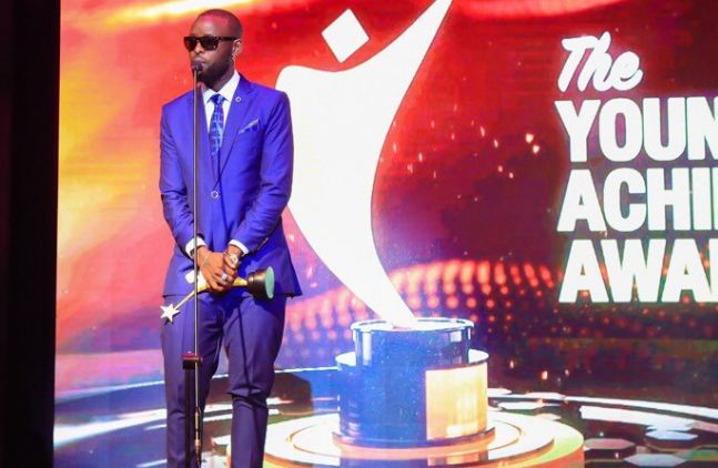 Eddy Kenzo honoured at the Young Achievers Awards