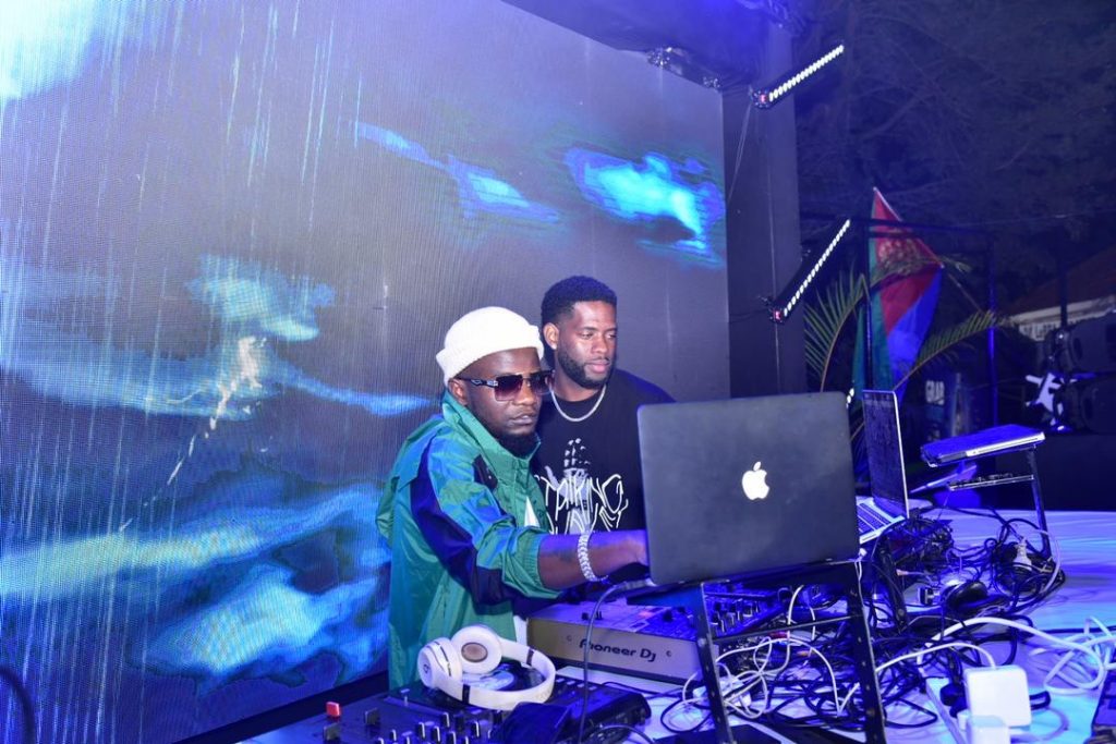 Slick Stuart and Roja return with the MixTape parte