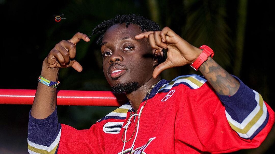 Video | Oma Afrikana Unveils Captivating “Wagwaako, Nze Aliko” Visuals