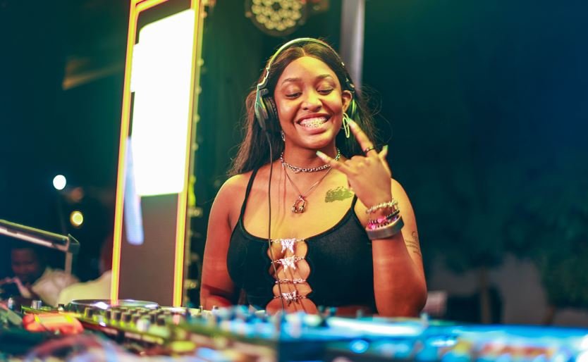 Top deejays thrill revelers at The Big Meeting August edition